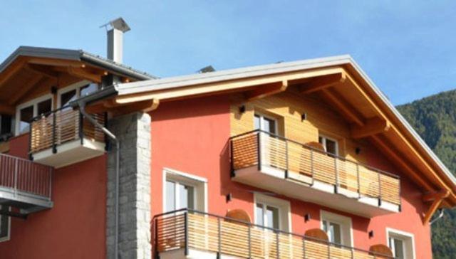 Hotel Gran Vacanze Rooms & Apartments Dimaro Exterior photo