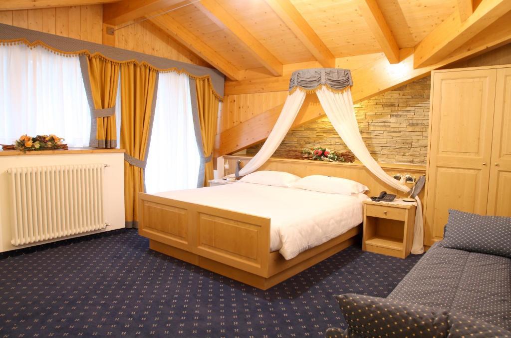 Hotel Gran Vacanze Rooms & Apartments Dimaro Exterior photo