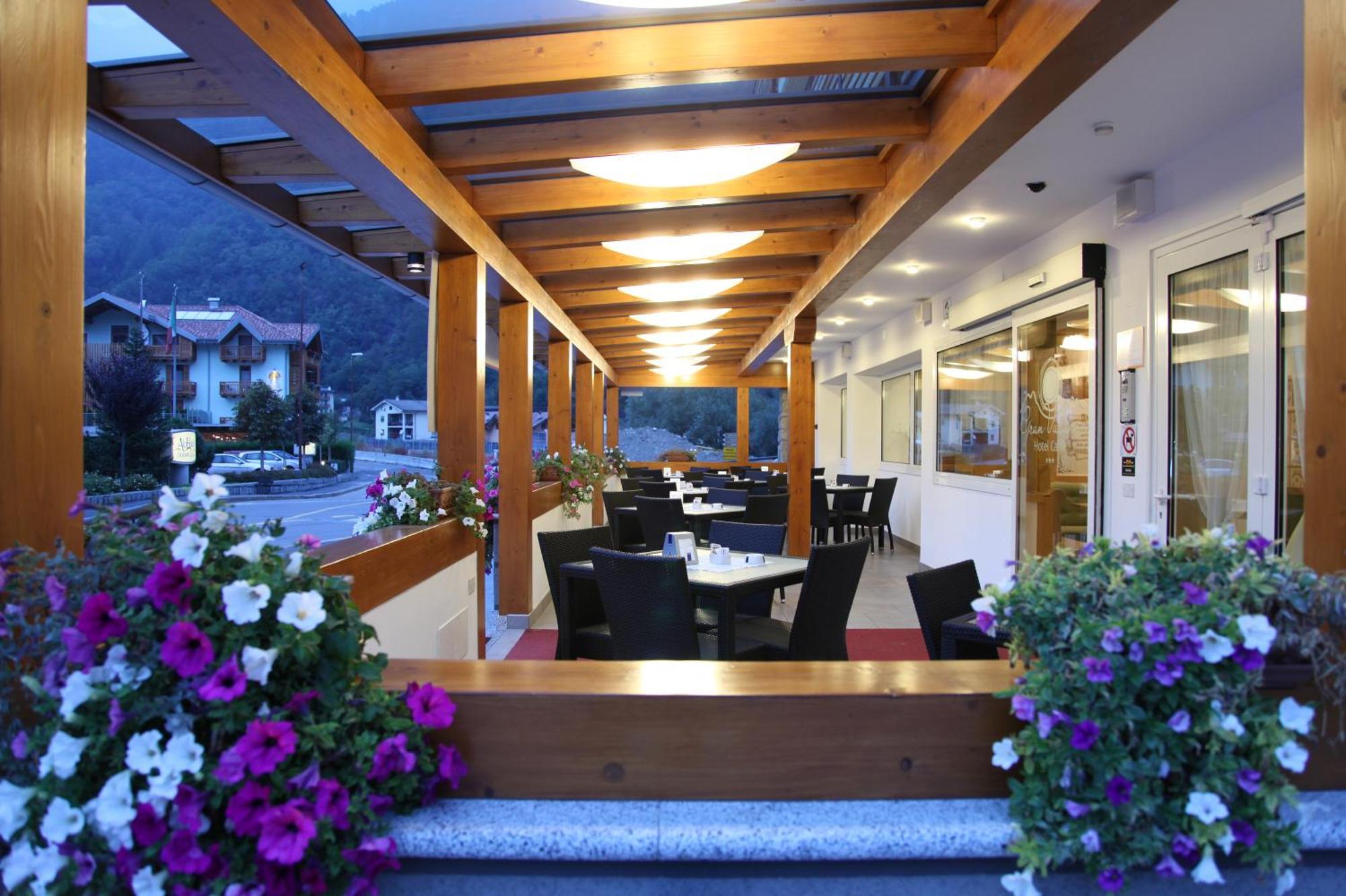 Hotel Gran Vacanze Rooms & Apartments Dimaro Exterior photo