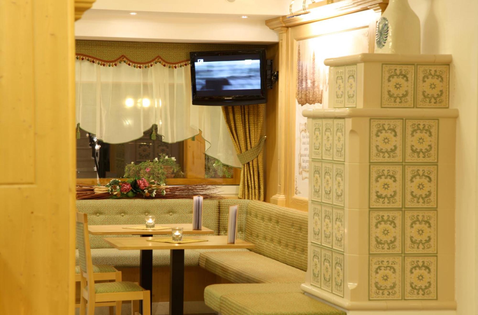 Hotel Gran Vacanze Rooms & Apartments Dimaro Exterior photo