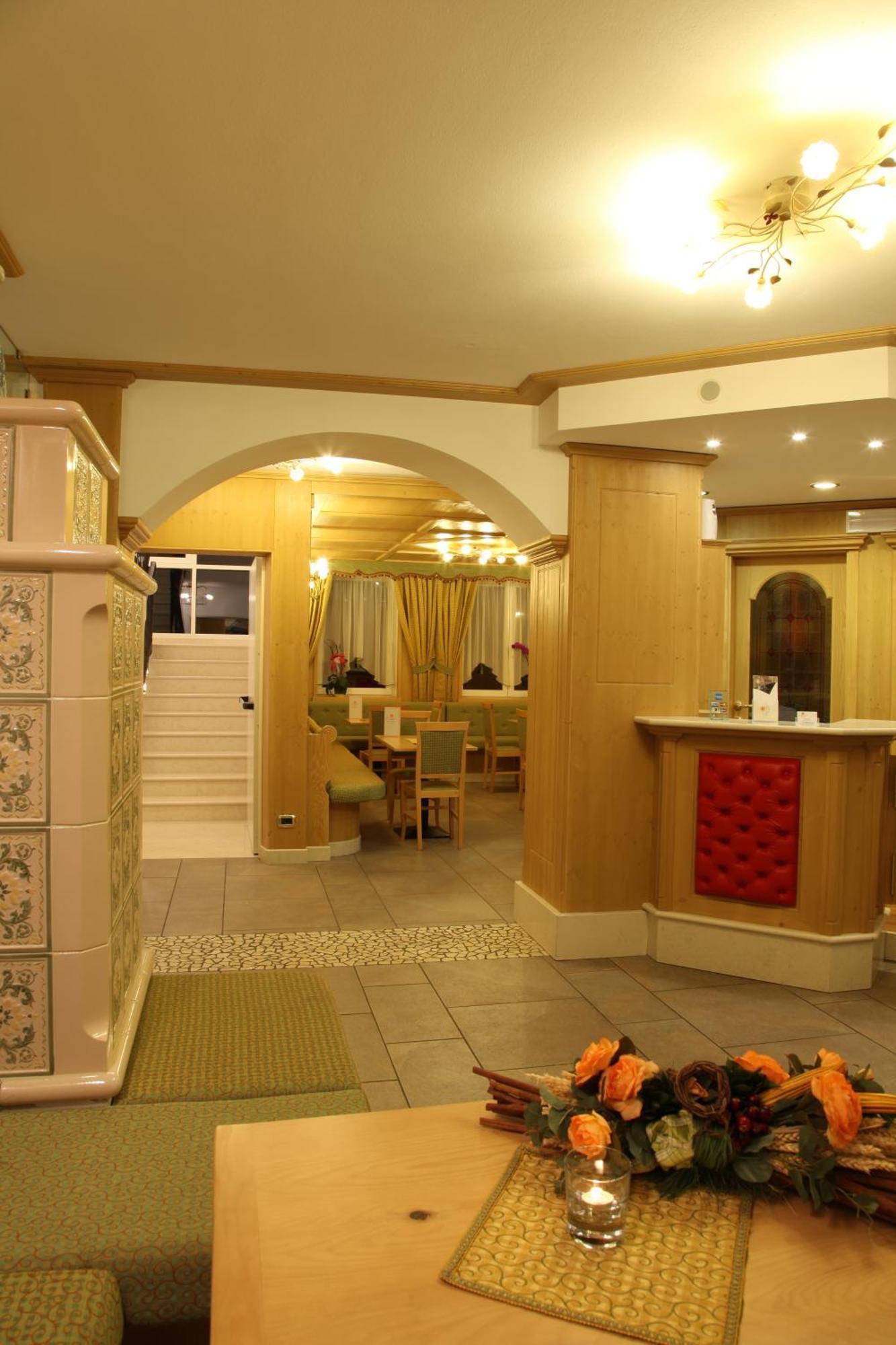 Hotel Gran Vacanze Rooms & Apartments Dimaro Exterior photo