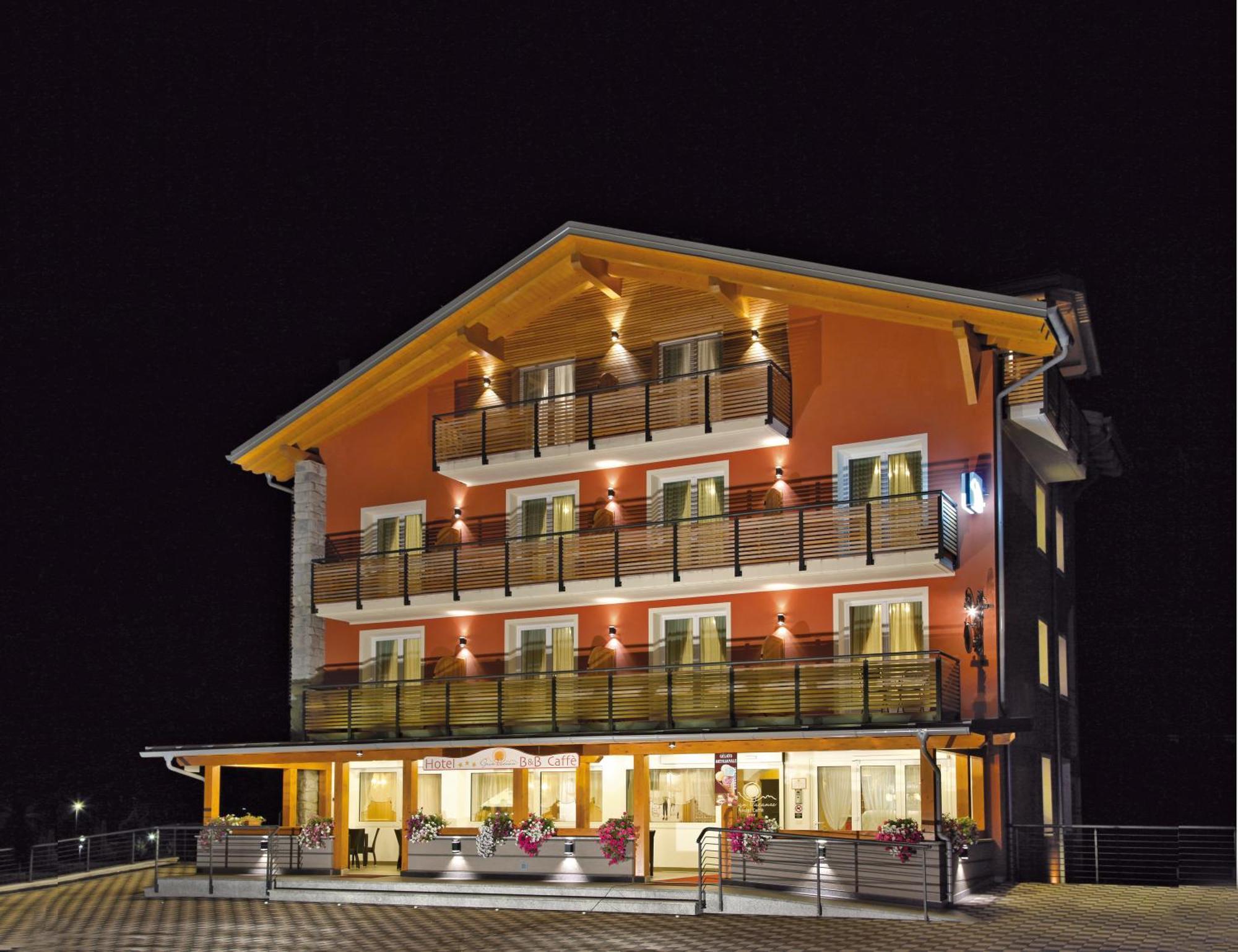 Hotel Gran Vacanze Rooms & Apartments Dimaro Exterior photo