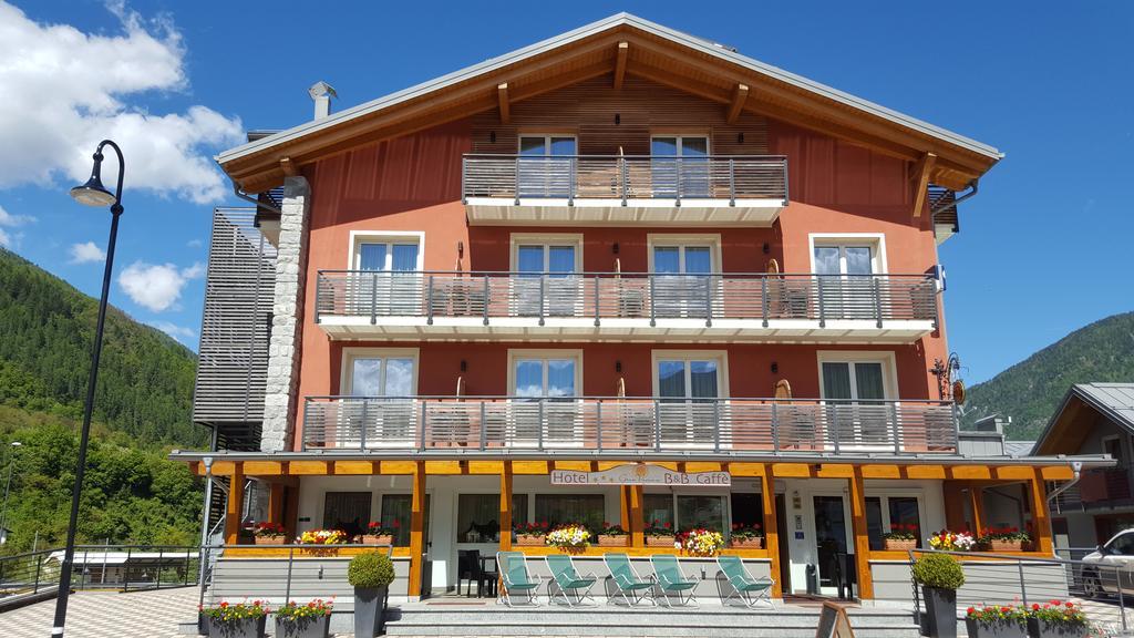 Hotel Gran Vacanze Rooms & Apartments Dimaro Exterior photo