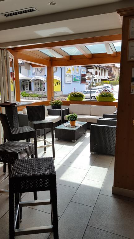 Hotel Gran Vacanze Rooms & Apartments Dimaro Exterior photo