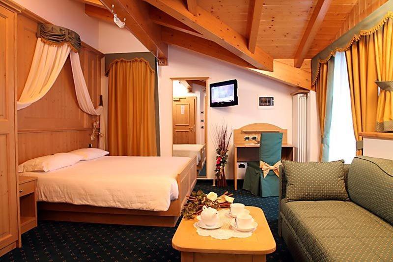 Hotel Gran Vacanze Rooms & Apartments Dimaro Room photo