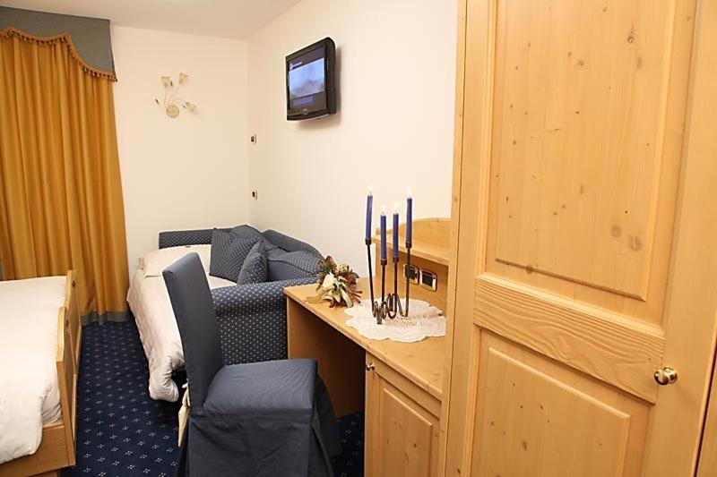 Hotel Gran Vacanze Rooms & Apartments Dimaro Room photo
